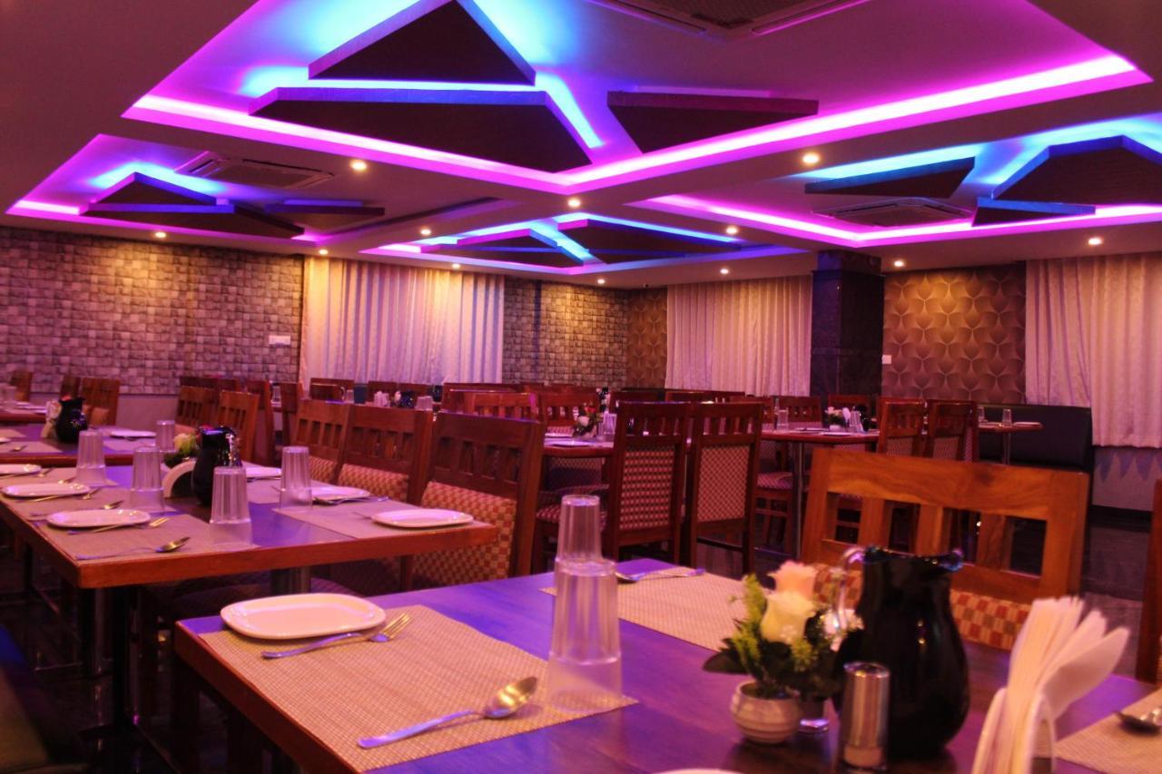Golden Pride Hotel กานักปุระ ภายนอก รูปภาพ