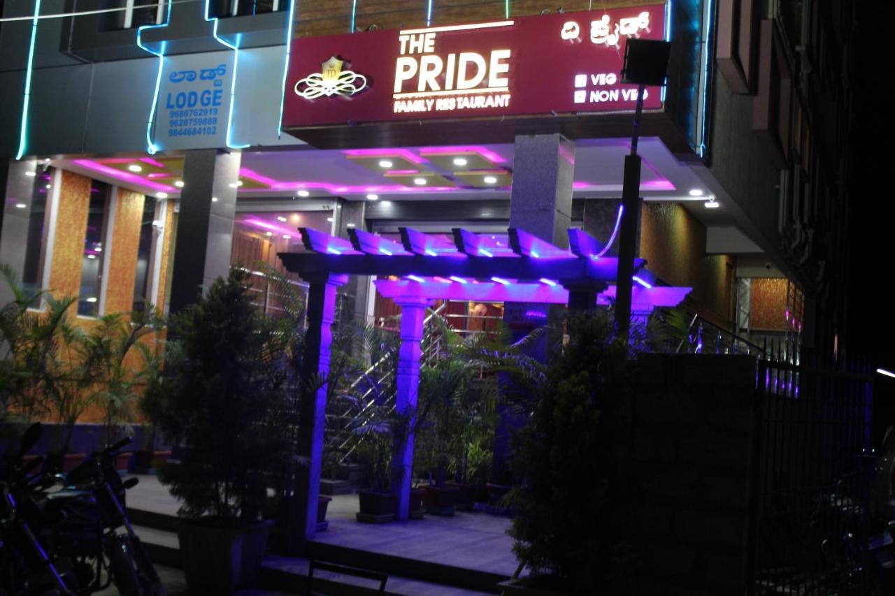 Golden Pride Hotel กานักปุระ ภายนอก รูปภาพ