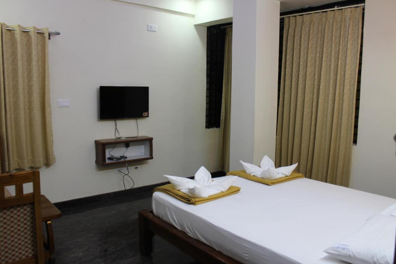 Golden Pride Hotel กานักปุระ ภายนอก รูปภาพ