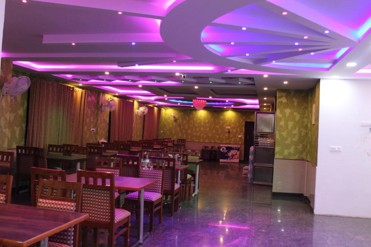 Golden Pride Hotel กานักปุระ ภายนอก รูปภาพ